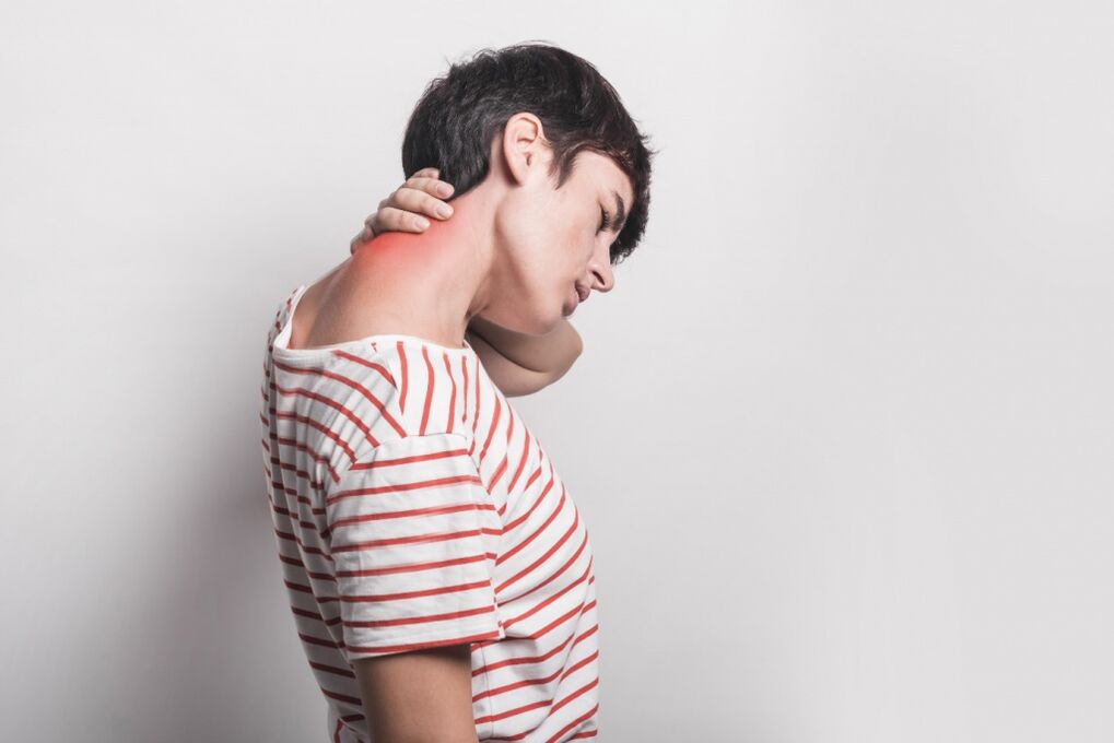 Dor devido à osteocondrose da coluna cervical