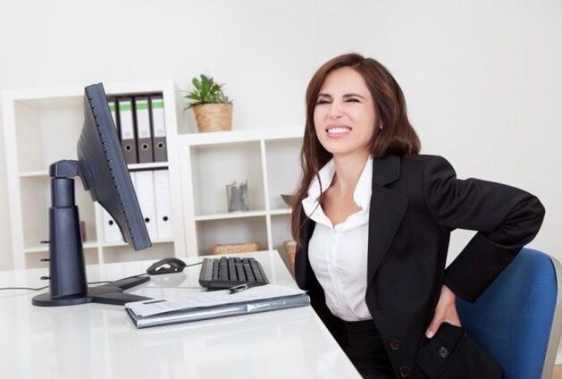 dor nas costas devido ao trabalho sedentário