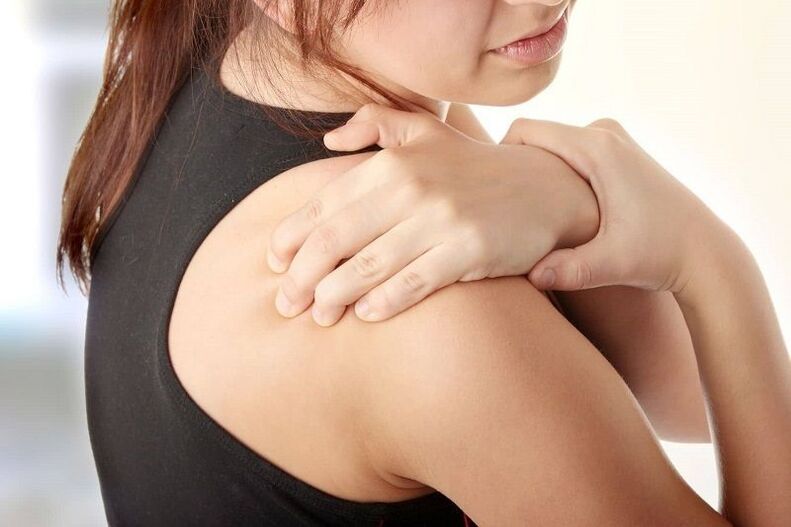 Na osteocondrose cervical, a dor irradia para o ombro